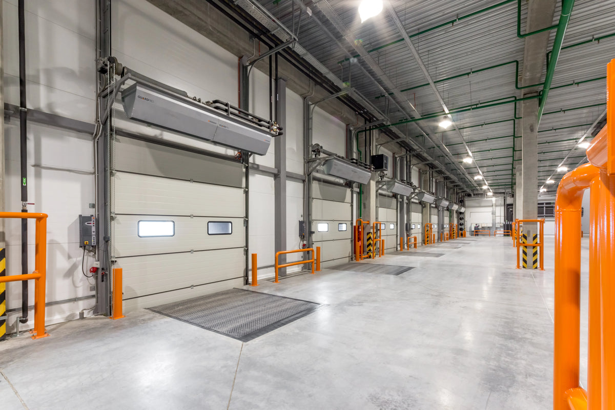 Rideau d'air chaud GUARD PRO en entrepôt 