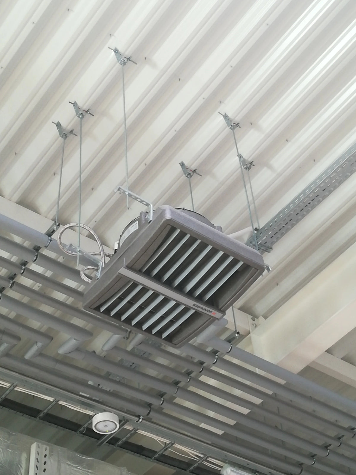 Zoom sur un déstratificateur en usine industriel